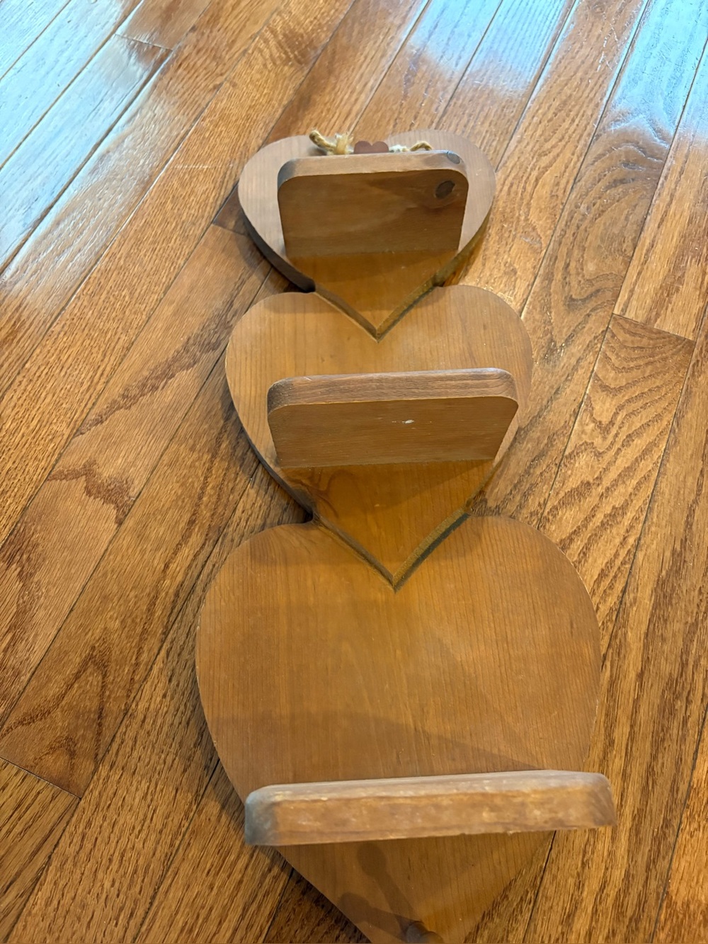 Heart-Shaped Wood Wall Shelf in Brown - Unbranded